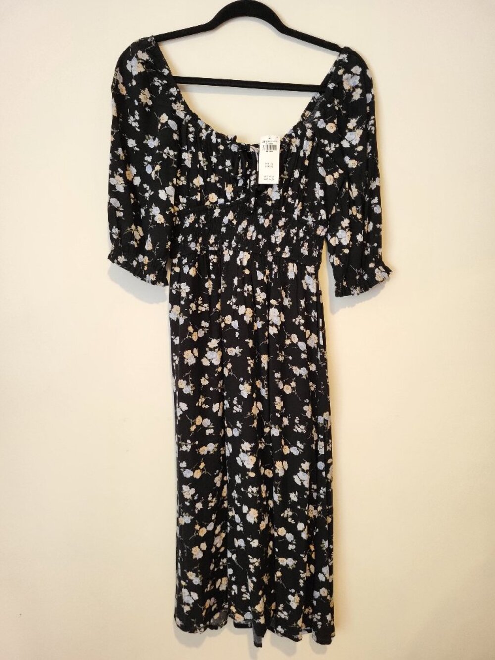 Hollister puff sleeve black midi floral print dress. Size M. NWT.